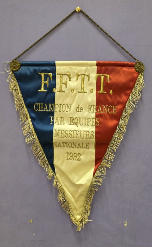 Fanion F.F.T.T. — Champion de France par équipes Messieurs, Nationale I, 1992 Fanion F.F.T.T. — Champion de France par équipes Messieurs, Nationale I, 1992